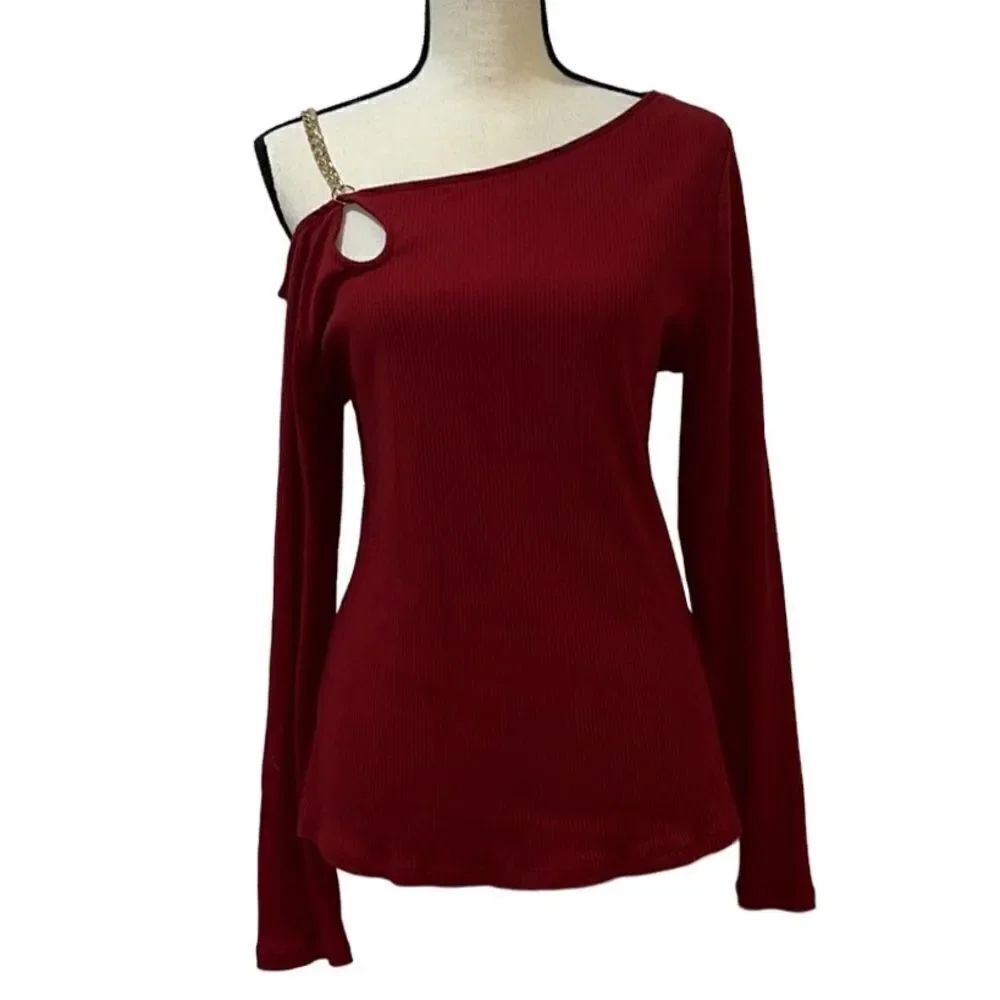 NY&Co Burgundy Chain-Accent Ribbed Cold-Shoulder Top Size Large 12/14